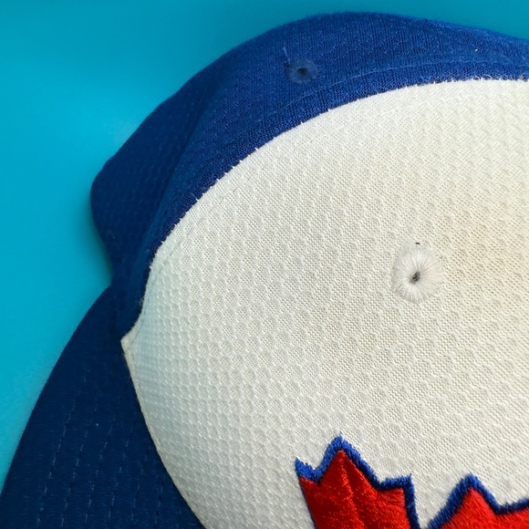 Toronto Blue Jays Hat New Era 59Fifty On Field Fitted MLB Cap 7 3/8 - Maple Leaf - Picture 2 of 8